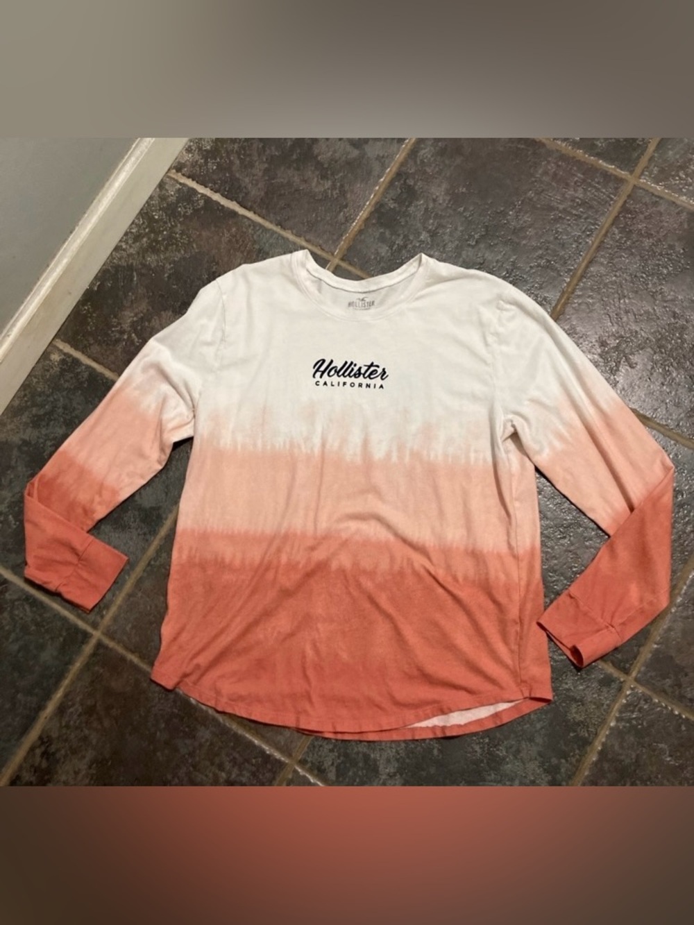 Hollister White to Coral Ombre Dip Dye Long Sleeve Tee Women’s Size M